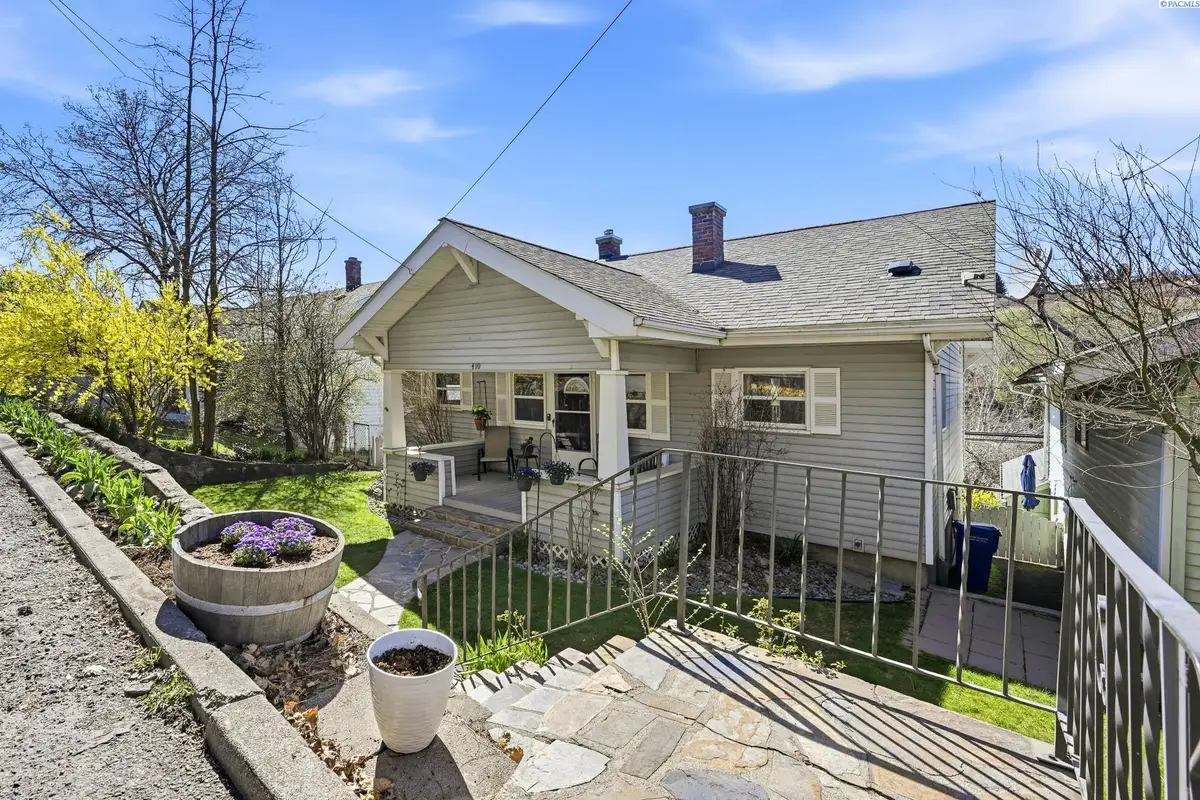 410 S Mill St, Colfax, WA 99111 - #1