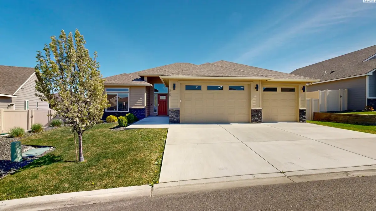 3729 S Van Buren Pl, Kennewick, WA 99338 - #1