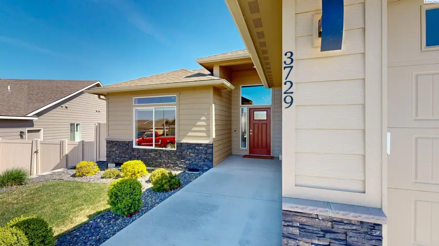 3729 S Van Buren Pl, Kennewick, WA 99338 - #2