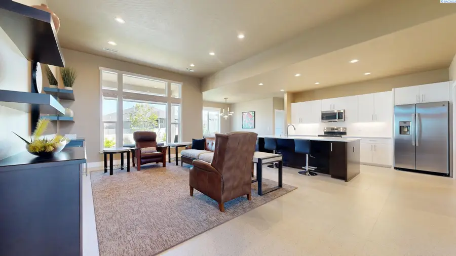 3729 S Van Buren Pl, Kennewick, WA 99338 - #3