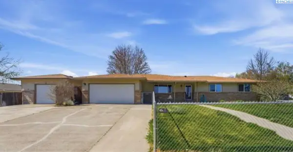 1923 Hummingbird Lane, West Richland, WA 99353