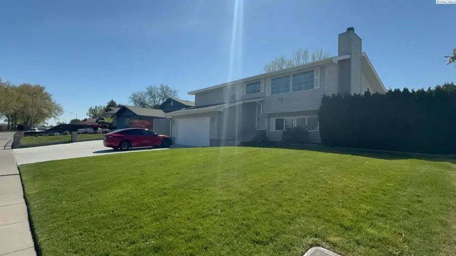 7919 W Deschutes Ave, Kennewick, WA 99336 - #2