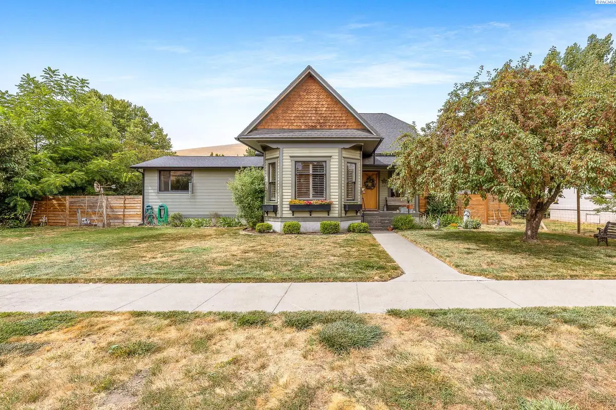 218 W Dayton Avenue, Dayton, WA 99328 - #1