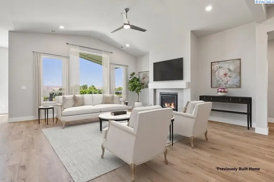 2910 Merak Rd, Richland, WA 99354 - #2