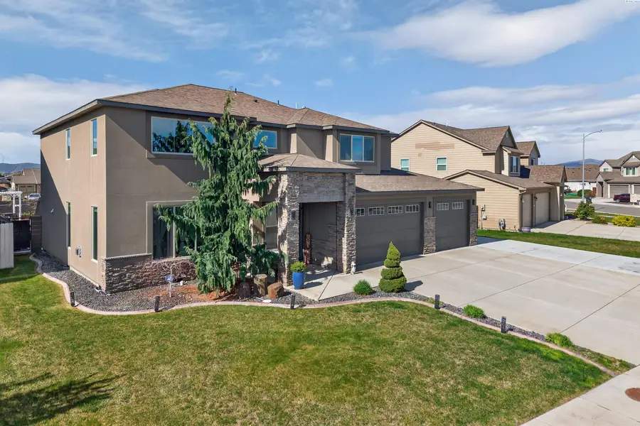 1393 Diamond Loop, West Richland, WA 99353 - #3