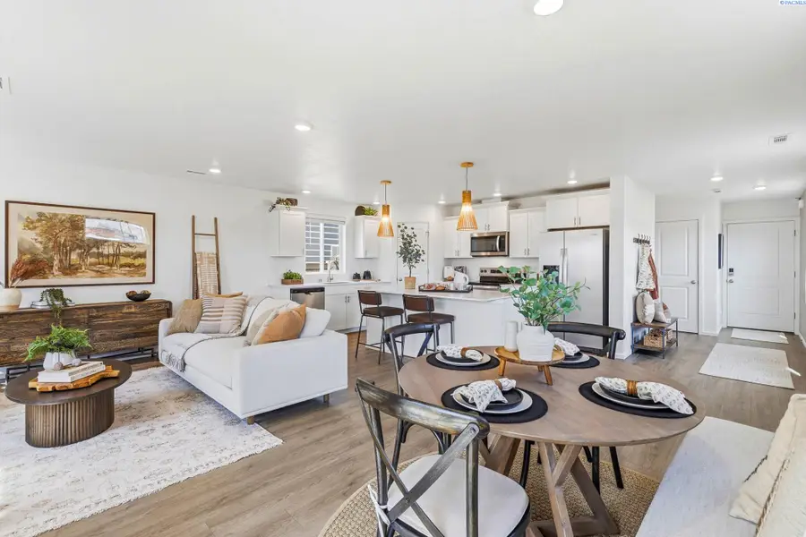 6439 Sandstone Dr, Pasco, WA 99301 - #2