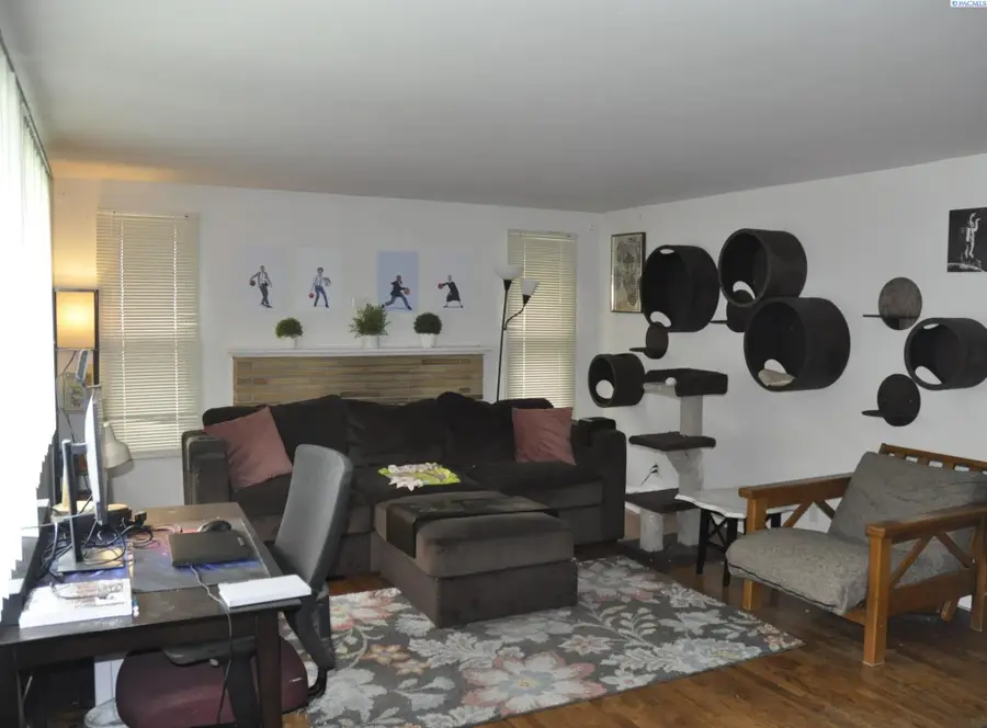 920 NW Charlotte, Pullman, WA 99163 - #2