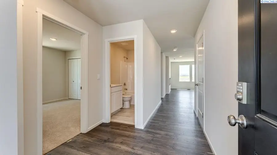 11225 Buckingham Dr, Pasco, WA 99301 - #2