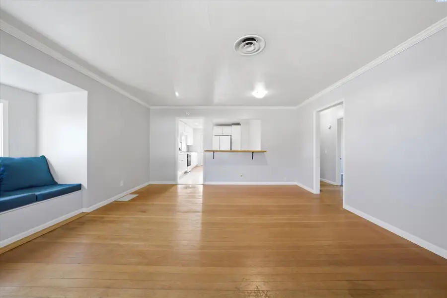 402 Rossell Ave, Richland, WA 99352 - #3