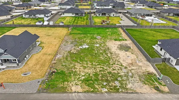 6615 Lazy B Dr, Pasco, WA 99301