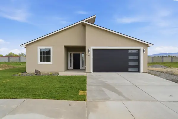 716 San Jose Ave, Sunnyside, WA 98944