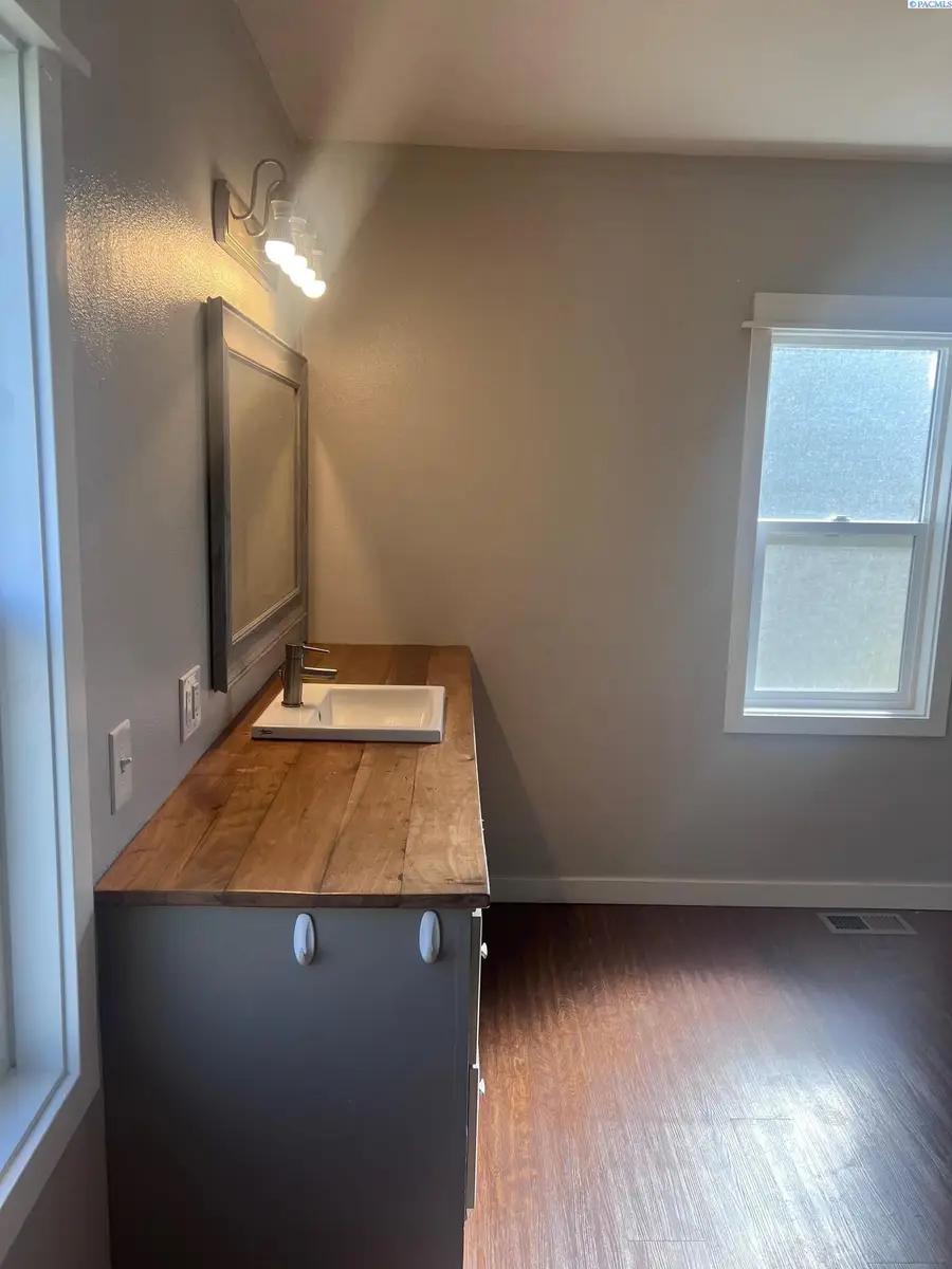 310 Goethals, Richland, WA 99352 - #3