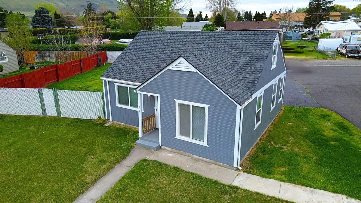 803 9th St., Benton City, WA 99320 - #1