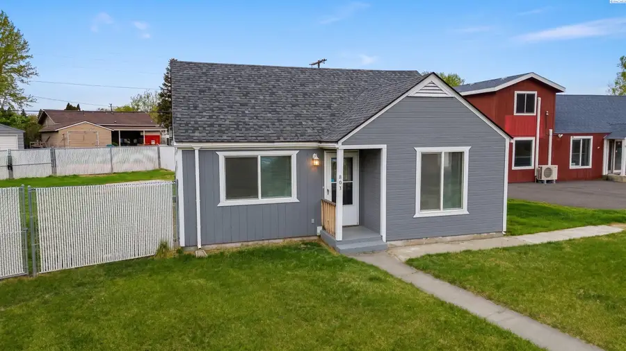 803 9th St., Benton City, WA 99320 - #2
