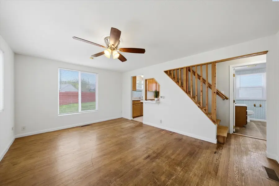 803 9th St., Benton City, WA 99320 - #3