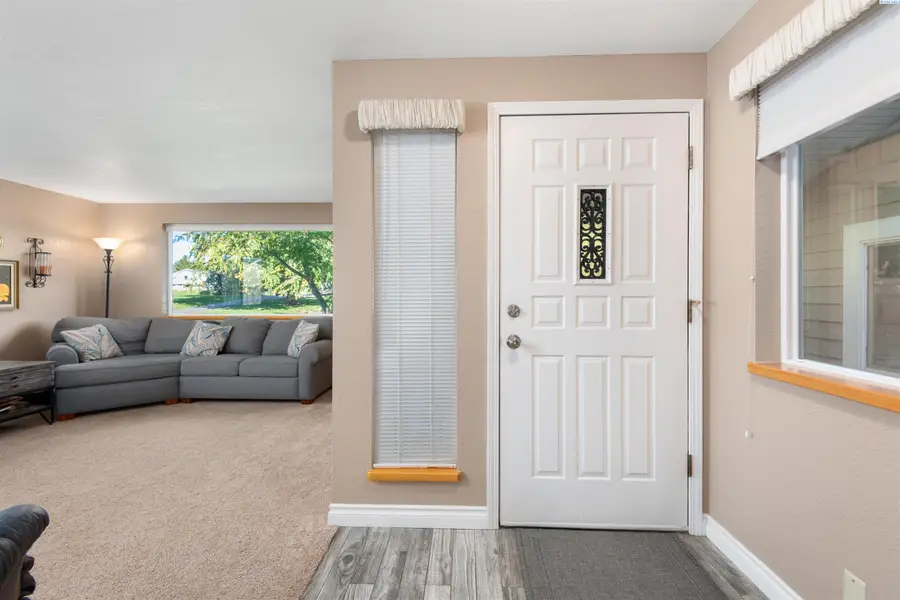 8920 Maple Dr, Pasco, WA 99301 - #3