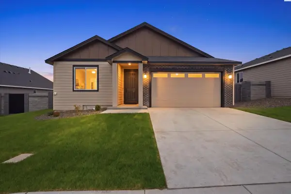 7863 Lennox St, West Richland, WA 99353