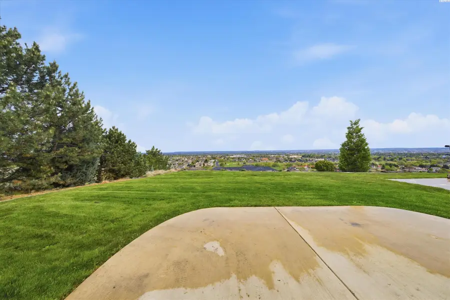 4100 W 43rd Ave, Kennewick, WA 99337 - #2