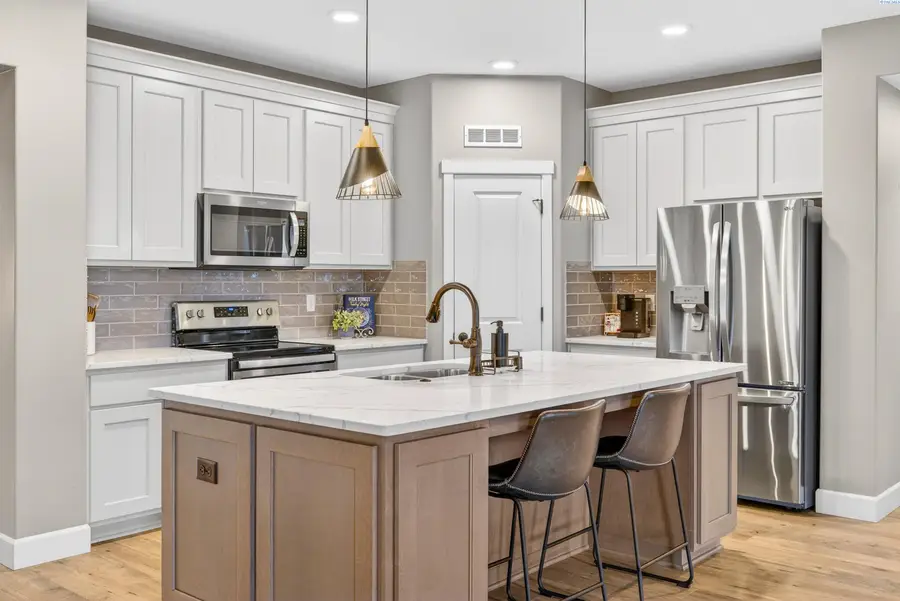 9908 Chinook Court, Pasco, WA 99301 - #2