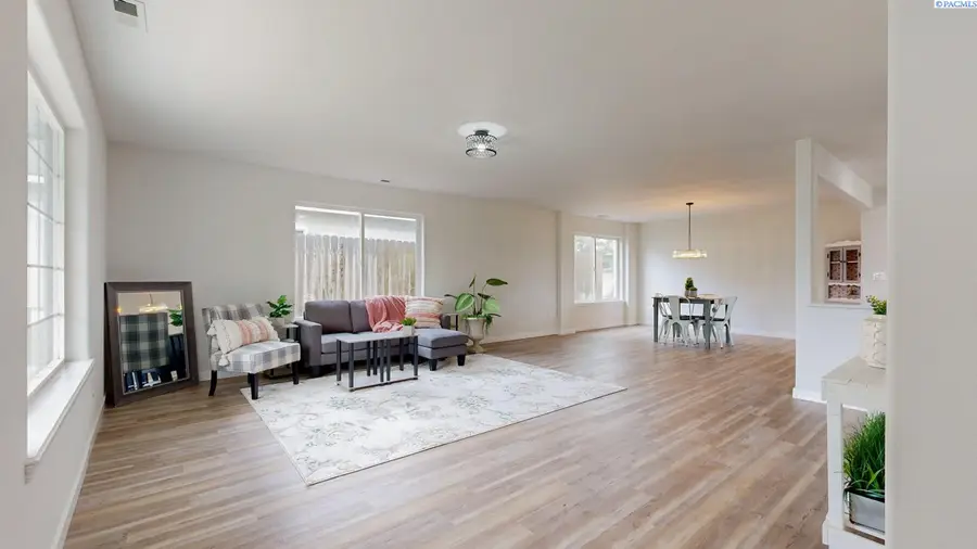 154 Bremmer Street, Richland, WA 99352 - #2