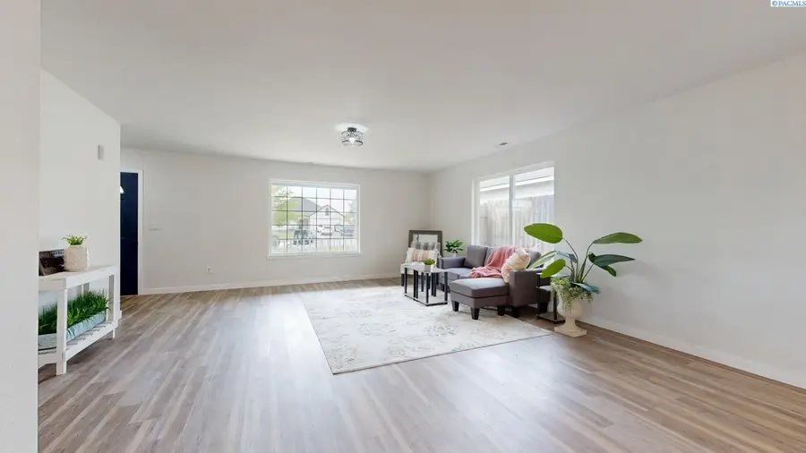 154 Bremmer Street, Richland, WA 99352 - #3