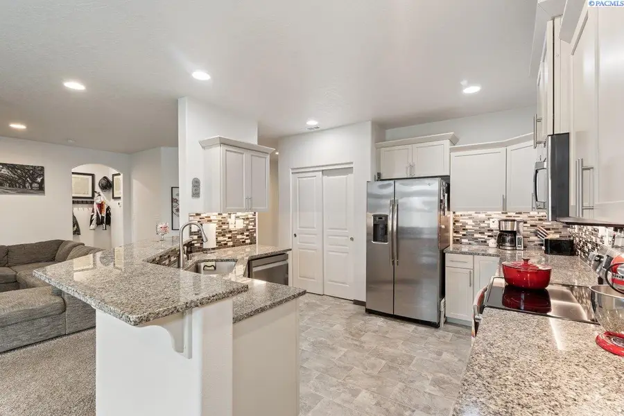 2225 W 23rd Ave., Kennewick, WA 99337 - #2