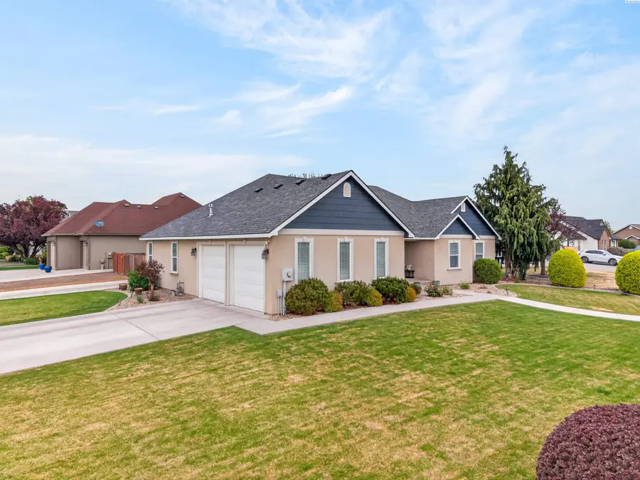 1911 Wyant Dr, Grandview, WA 98930 - #3