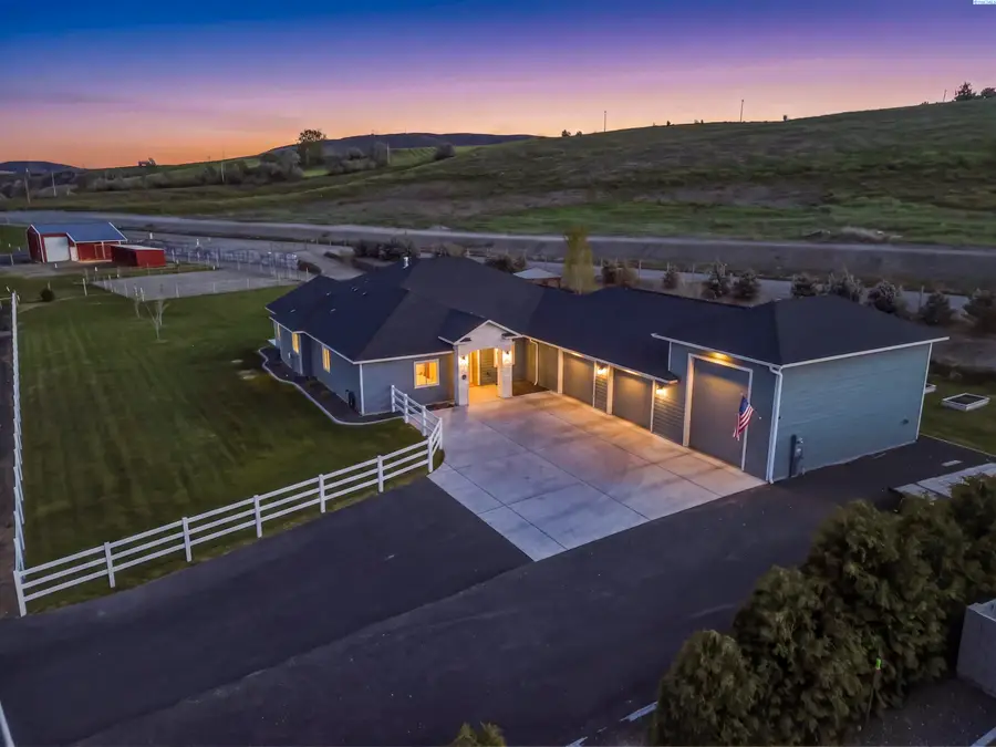 2807 N Riverside Drive, West Richland, WA 99353 - #3