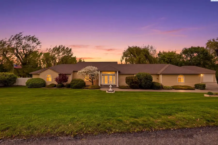 3413 Eastlake Dr, West Richland, WA 99353 - #2