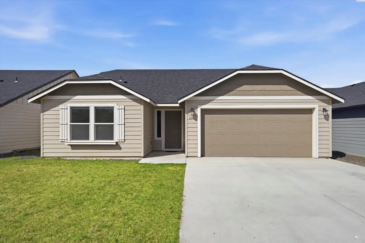1032 W Sequoia Rd, Moses Lake, WA 98837 - #1