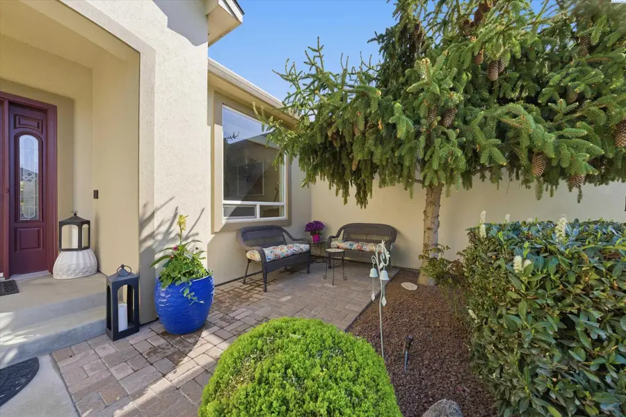 466 Golden Dr, Richland, WA 99352 - #3