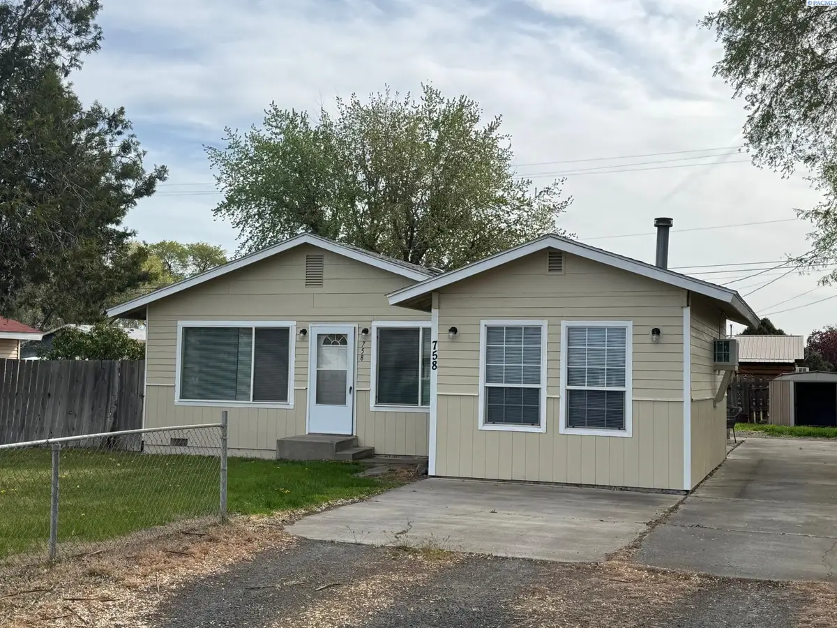 758 S Second Ave, Connell, WA 99326 - #1