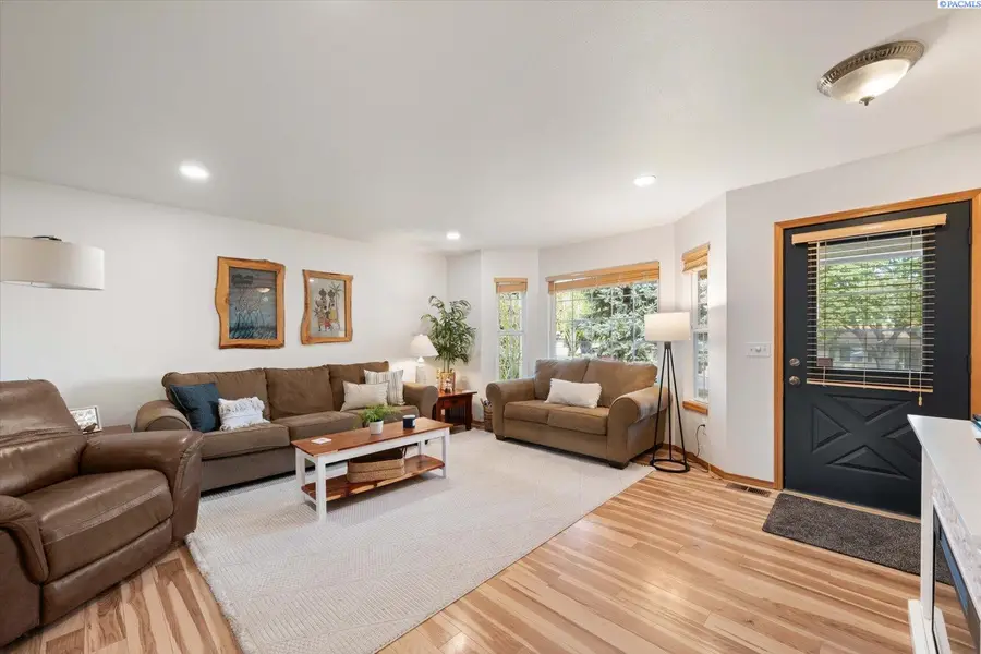 1713 W 8th Place, Kennewick, WA 99336 - #3