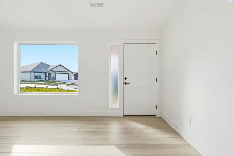 6484 W 29th Ct, Kennewick, WA 99338 - #3