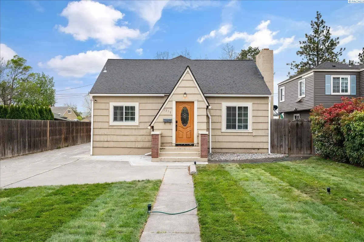 1315 W Kennewick Ave, Kennewick, WA 99336 - #1