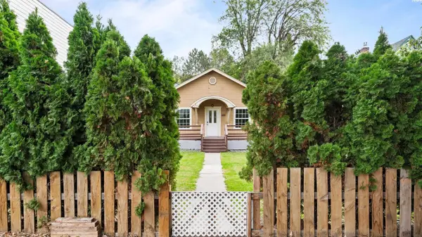 1021 Park Ave, Prosser, WA 99350