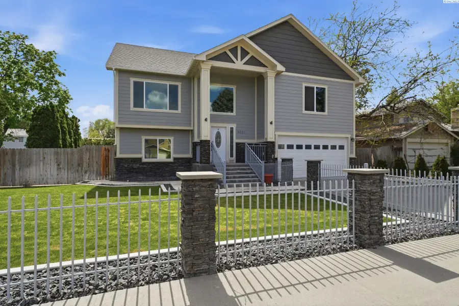 8021 W Hood Ave, Kennewick, WA 99336 - #2