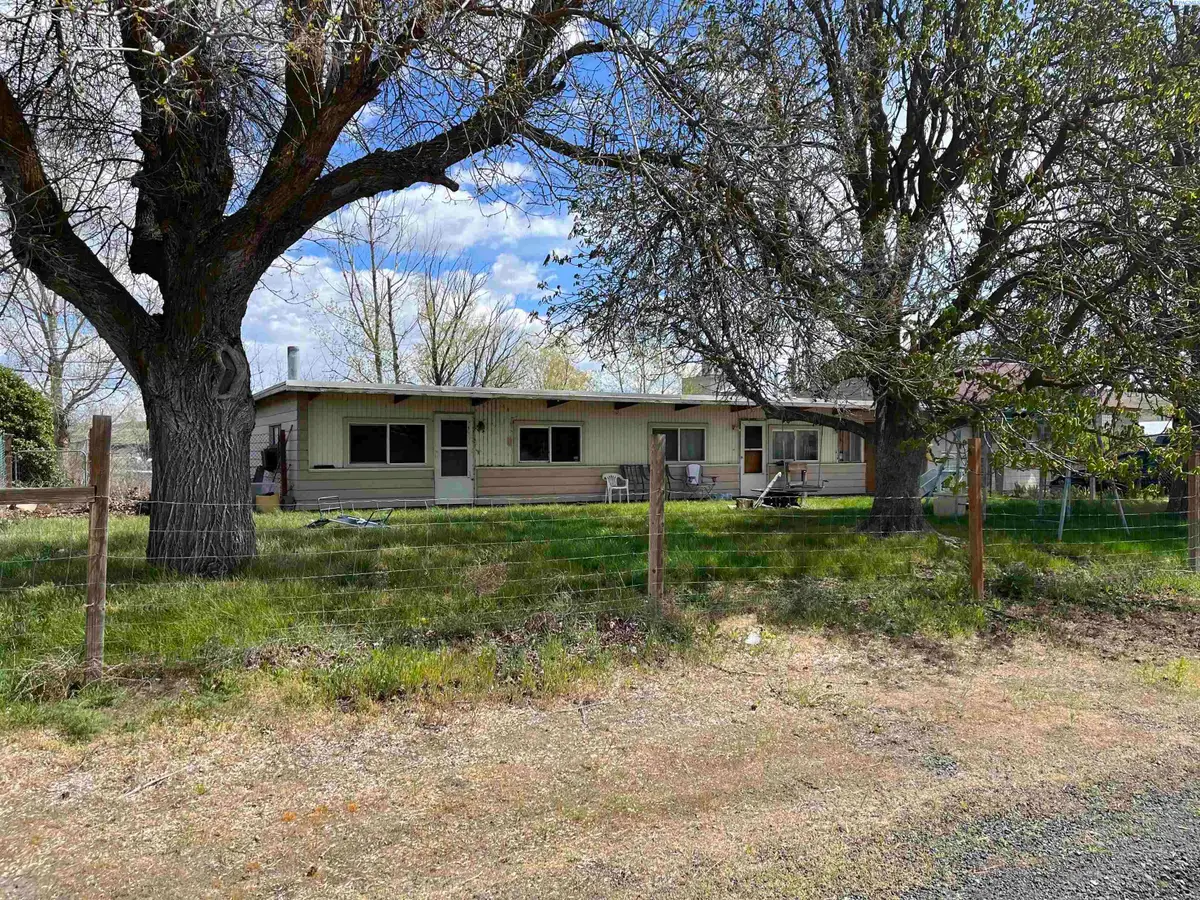 120 N Violet Ave, Kahlotus, WA 99335 - #1