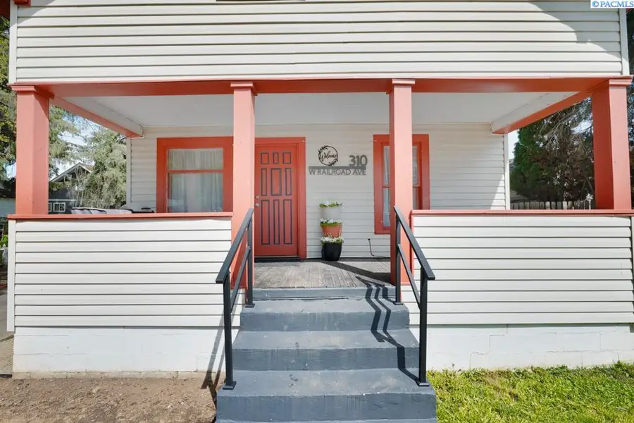 310 W Railroad Ave, Colfax, WA 99111 - #2