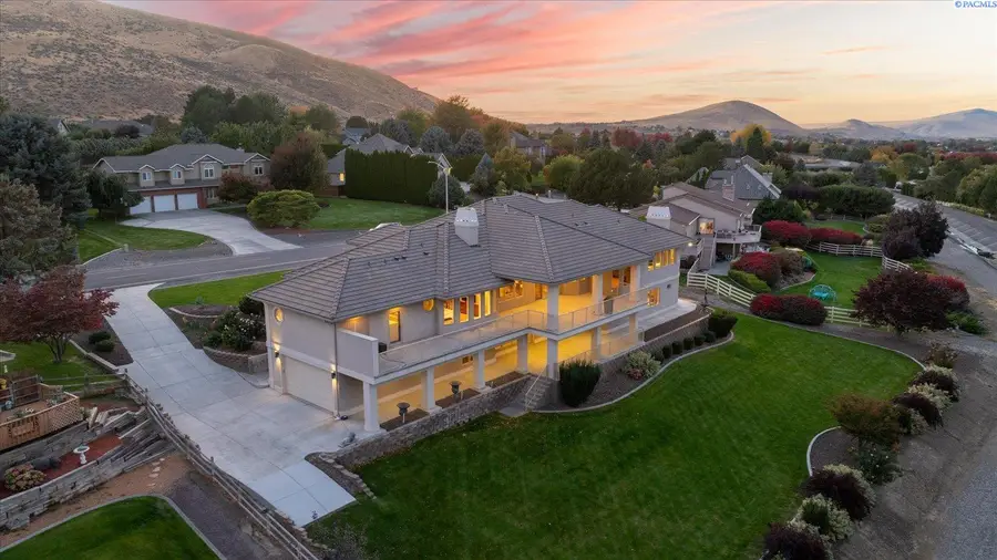 2630 Quarterhorse Way, Richland, WA 99352 - #2