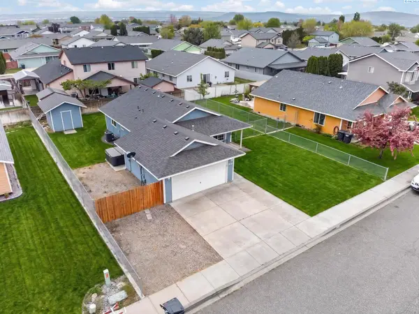 8212 Whidbey Dr, Pasco, WA 99301