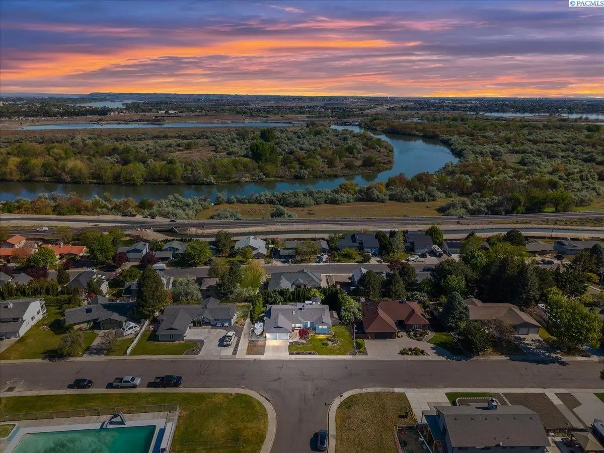 190 Edgewood Dr, Richland, WA 99352 - #1