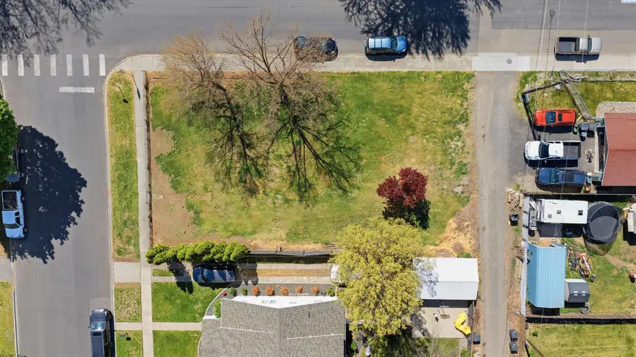 843 Court St, Prosser, WA 99350 - #2