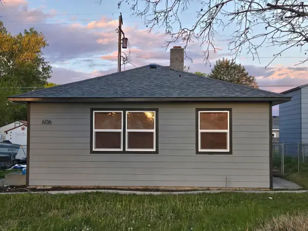 606 Wright Ave, Richland, WA 99352-4217