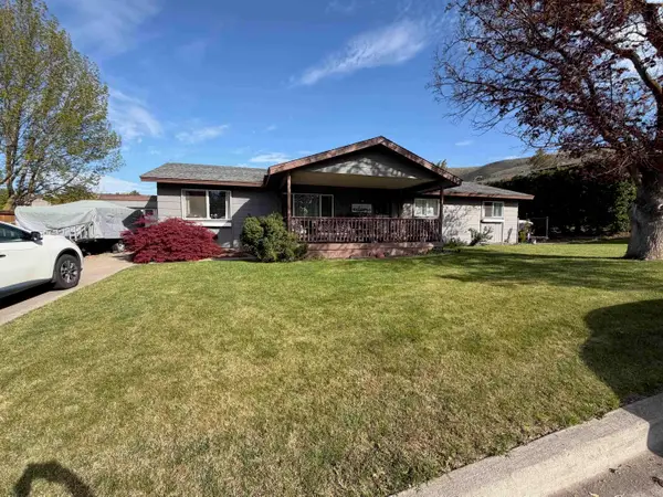 1336 Scenic Dr, Prosser, WA 99350