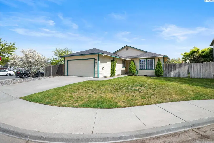 101 S Van Buren Ct, Kennewick, WA 99336 - #3
