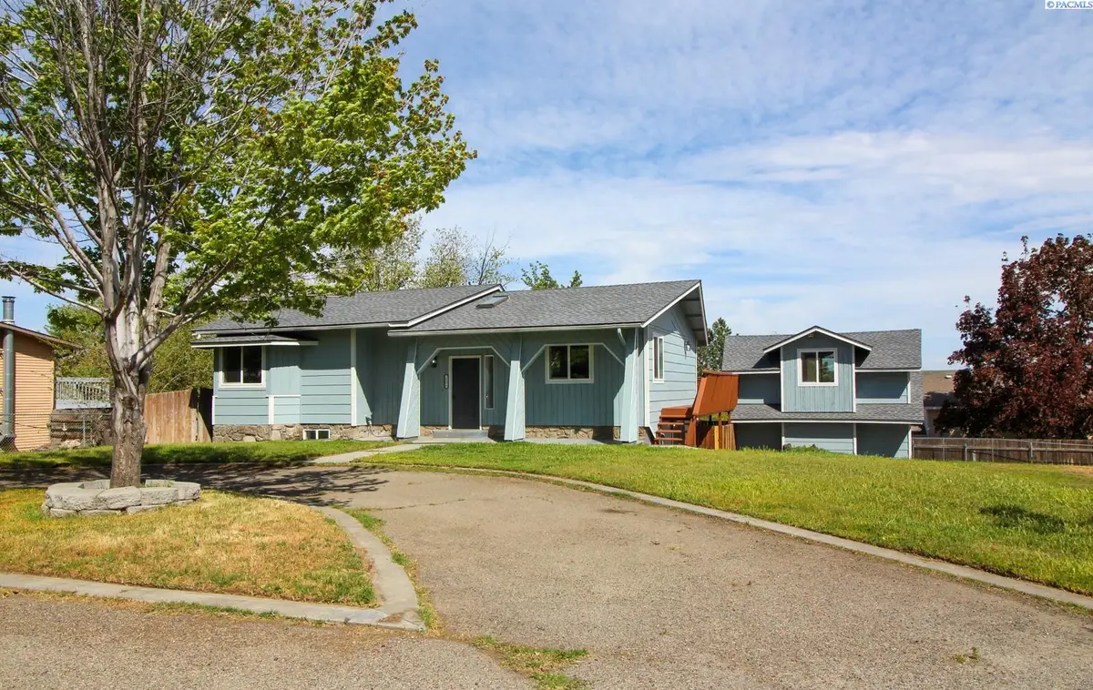 1204 12th Street, Benton City, WA 99320 - #1
