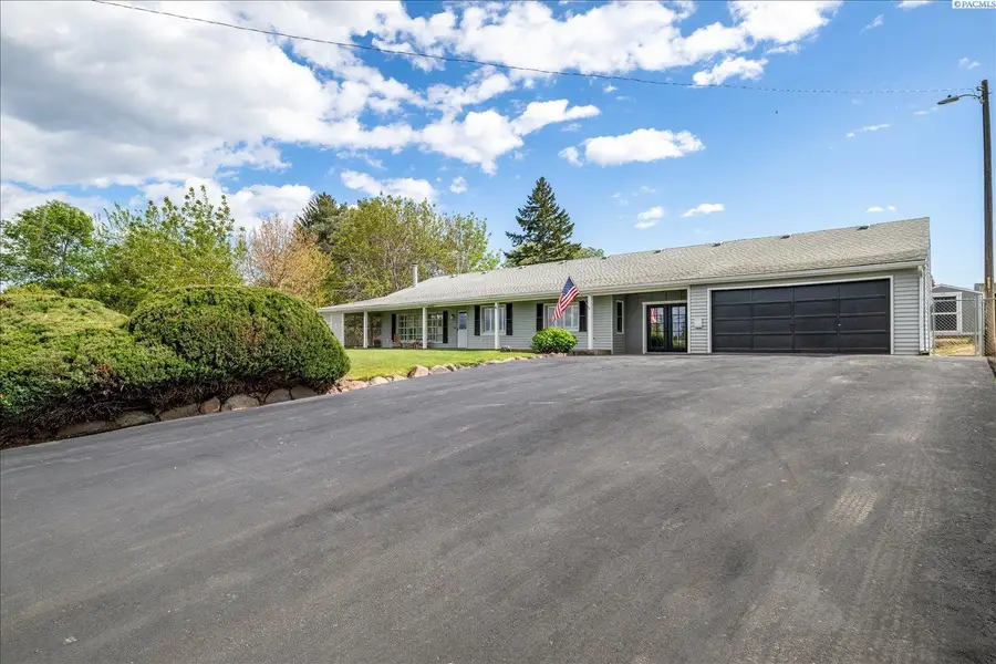 4427 W Rio Grande Avenue, Kennewick, WA 99336 - #2