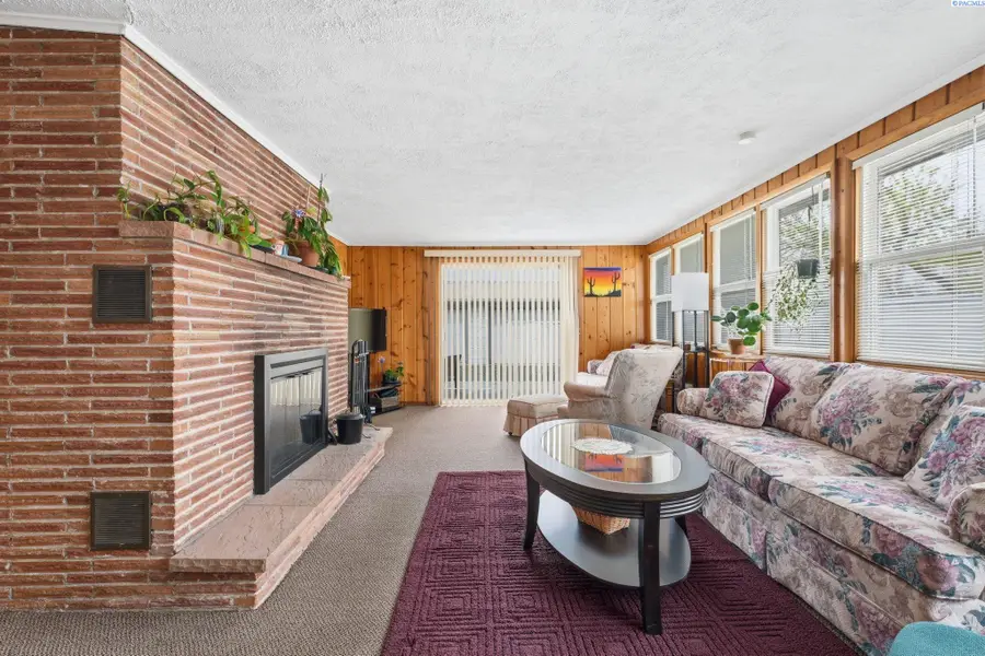 903 E 27th, Kennewick, WA 99337 - #2
