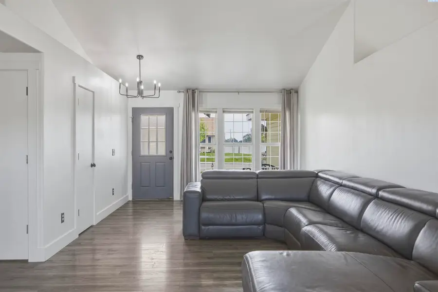 4485 Northlake Drive, West Richland, WA 99353 - #2